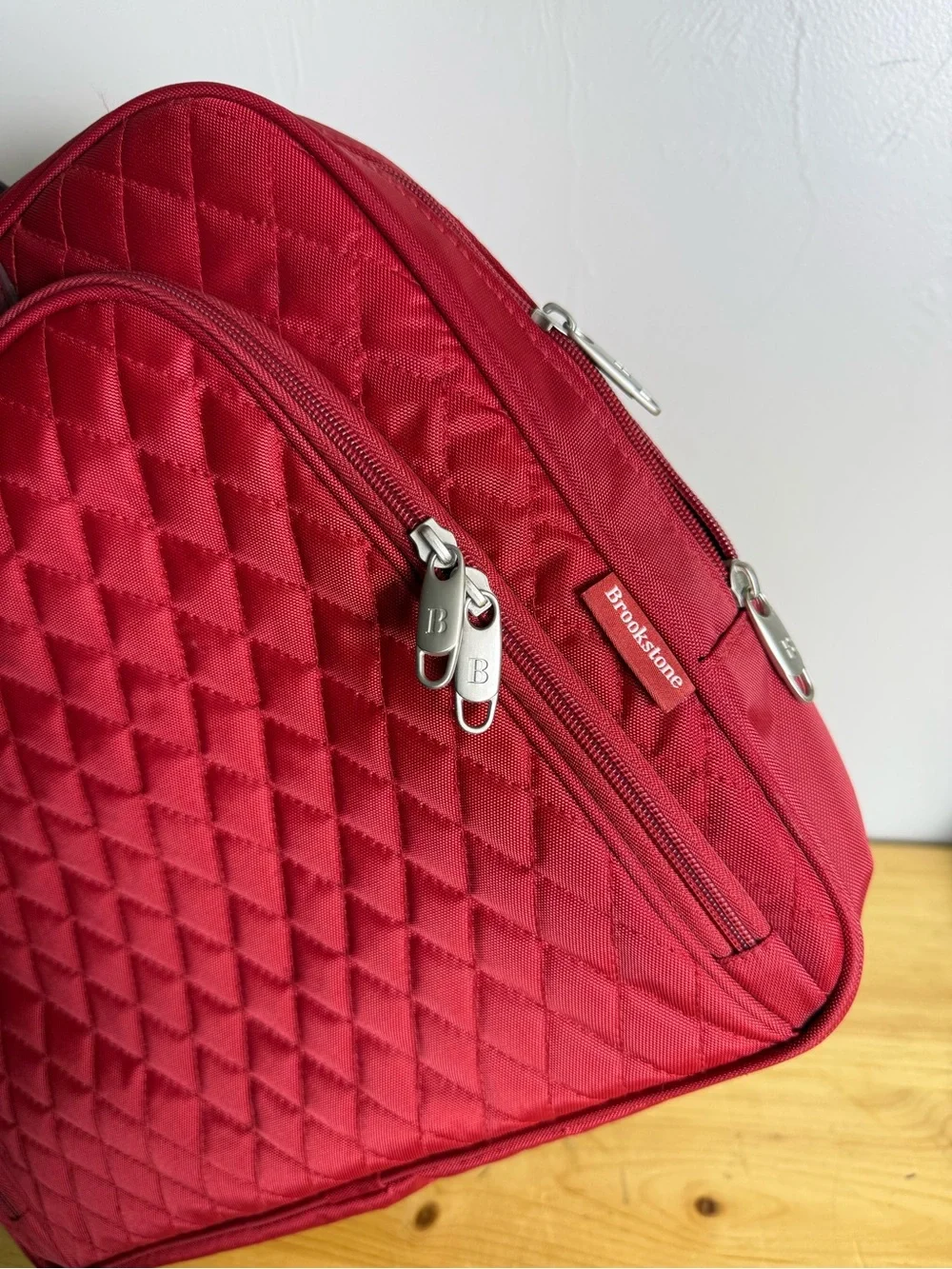 Brookstone Red Quilted Laptop Work Bag Briefcase Pockets‎ With Crossbody Strap